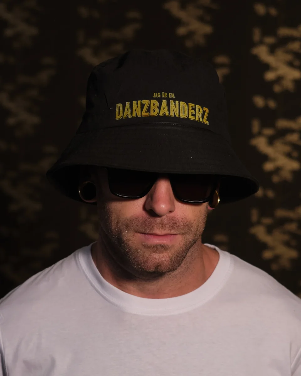 DANZBANDERZ BUCKETHAT / FISKEHATT – Svart