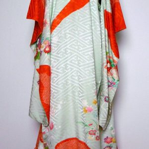 (14) Furisode Fjäril o Blomma